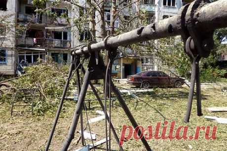 Стало известно о взрывах в Ровно и Кривом Роге. Взрывы слышны в городах Ровно и Кривой Рог. «Сообщают о взрывах в Ровно и Кривом Роге», — передает «Украина.ру». Ранее украинские СМИ сообщили о взрывах в Одесской области и в Виннице. В нескольких областях Украины объявили воздушную тревогу, в частности, в Киевской и Черниговской областях.