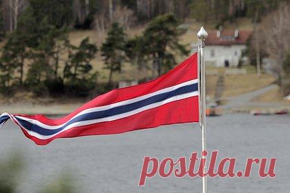 Норвежского адмирала обеспокоили российские подлодки. Главком ВМС Норвегии вице-адмирала Рун Андерсен выразил обеспокоенность современными подводными лодками Военно-морского флота (ВМФ) России. «Эти подводные лодки современные, бесшумные и оснащены современными ракетами», — подчеркнул Андерсен. По мнению вице-адмирала, они способны «представлять угрозу».