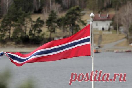 Норвежского адмирала обеспокоили российские подлодки. Главком ВМС Норвегии вице-адмирала Рун Андерсен выразил обеспокоенность современными подводными лодками Военно-морского флота (ВМФ) России. «Эти подводные лодки современные, бесшумные и оснащены современными ракетами», — подчеркнул Андерсен. По мнению вице-адмирала, они способны «представлять угрозу».