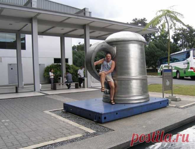 (4) Facebook