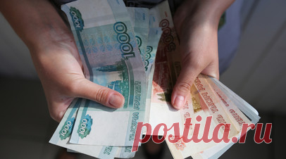 Экономист Абрамов: увеличение расчётов в рублях за экспорт может укрепить курс. Переориентация России на экспорт ресурсов за рубли может укрепить национальную валюту, однако важно и то, чем именно российская сторона платит за импорт, рассказал завлабораторией анализа институтов и финансовых рынков Института прикладных экономических исследований РАНХиГС Александр Абрамов. Читать далее