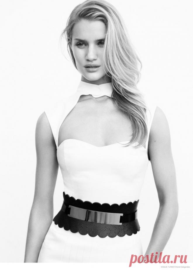 Рози Хантингтон-Уайтли (Rosie Huntington-Whiteley) в фотосессии Хорста Дикгердеса (Horst Diekgerdes) для журнала Vogue Turkey (август 2014)