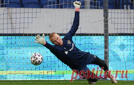 Вратарь Дюпин покинул расположение сборной России по футболу. В понедельник команда на выезде сыграет против словенцев Тренерский штаб оставил в заявке голкипера «Анжи» Сергея Песьякова. Он не был включён в состав по итогам товарищеского матча с Германией, сообщает пресс-служба сборной. С другими новостями, материалами и статистикой вы можете ознакомиться на странице чемпионата мира – 2018.