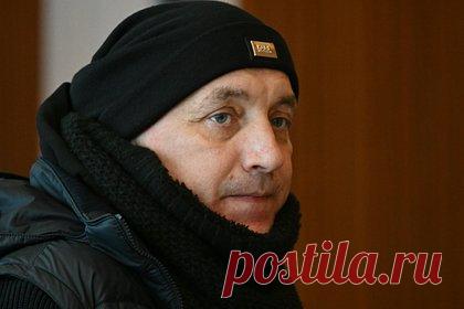 Прилепин позвал Кологривого на передовую после обращения к бойцам СВО. Писатель Захар Прилепин позвал звезду сериала «Слово пацана» Никиту Кологривого на передовую после того, как артист обратился к бойцам СВО со словами благодарности. Публицист поблагодарил актера за его высказывания, а также добавил, что поможет организовать его визит на передовую, если Кологривый захочет.