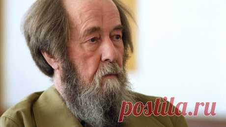 Рассекречены архивы о Солженицыне Вместе с кандидатурой Александра Солженицына (1918-2008), получившего в 1970 году Нобелевскую премию по литературе «за нравственную силу, почерпнутую в традиции великой русской литературы», на награду претендовали еще 75 кандидатов, следует…