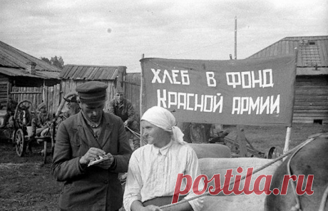 Бригадир.
Был приказом по части отмеченный,
И я выписку эту храню…
Он вернулся домой покалеченный
И пил водку по пять раз на дню.
Он махал костылями как крылами,
Песни пел по пути в сельсовет…