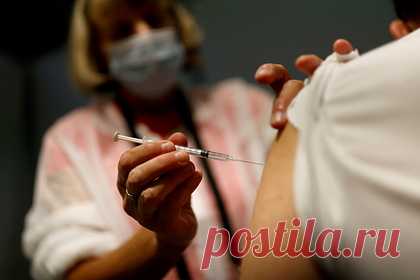 Во Франции около 260 человек получили просроченную вакцину от COVID-19. Около 260 человек во французском регионе Овернь — Рона — Альпы получили вакцину Pfizer от COVID-19 с истекшим сроком годности. Региональное управление здравоохранения объявило, что партия препарата, размороженная 6 августа, использовалась для вакцинации с 7 августа по 21 сентября.