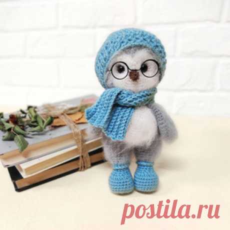 Совёнок амигуруми. Схемы и описания для вязания игрушек крючком! Бесплатный мастер-класс от Алины Заяц по вязанию совёнка крючком. Высота вязаной игрушки примерно 22 см. Для изготовления совы автор использовал пряжу…