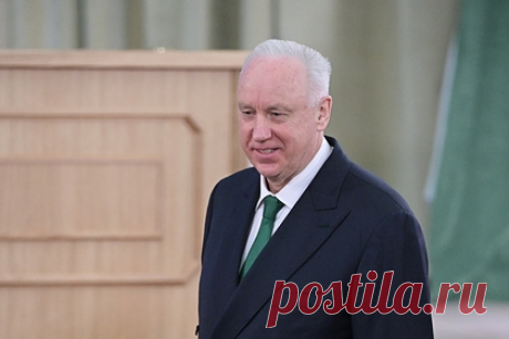 Бастрыкин обвинил Моргенштерна в торговле наркотиками. Председатель Следственного комитета (СК) России Александр Бастрыкин обвинил рэпера Моргенштерна в торговле наркотиками в интернете. «Блогер Моргенштерн торгует наркотиками, по сути дела, в социальных сетях. А мы тут сидим, абстрактно рассуждаем, что значит высшая ценность и права человека нарушать нельзя», — заявил он.