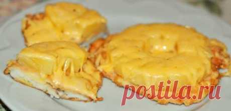 Рецепт отбивных из курицы с сыром и ананасом