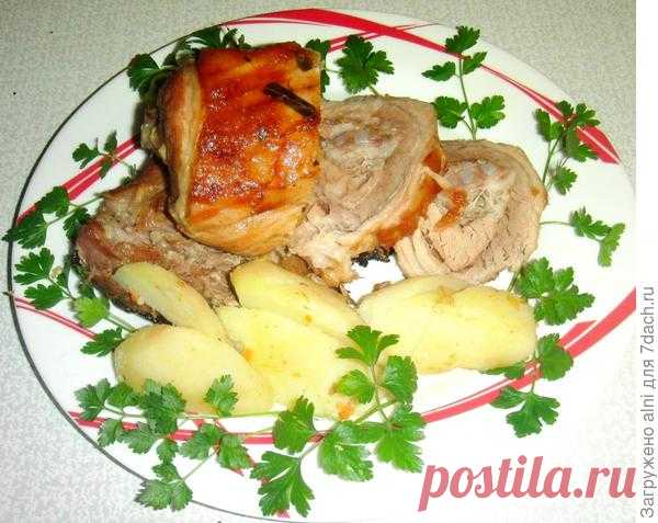 Свиной рулет с яблоками