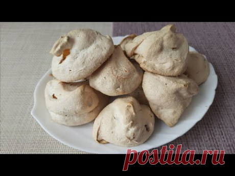 Рецепт приготовления безе с шоколадом.
Ингредиенты:
яичный белок - 2шт,
лимонная кислота - щепотка,
сахар - 120г,
шоколад - 60г.