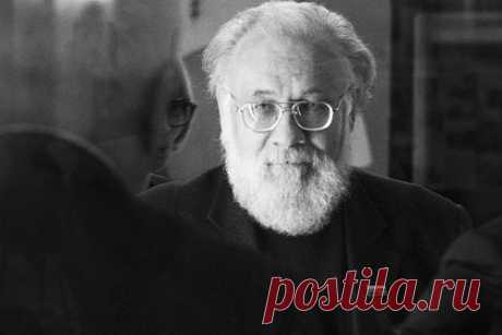 Умер бывший глава Центризбиркома Чуров. Умер экс-глава Центризбиркома (ЦИК) Владимир Чуров. Об этом сообщил депутат Госдумы Леонид Ивлев. Как стало известно, Чуров скончался 22 марта в Москве. Несколько дней назад бывший глава ЦИК перенес операцию после обширного инфаркта. 17 марта он отметил 70-летний юбилей. Чуров занимал пост главы ЦИК с 2007 по 2016 год.