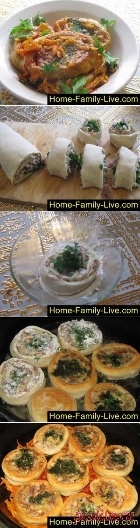 Гусарики - пошаговый фоторецепт - рулет из теста с мясным фаршем в соуКулинарные рецепты