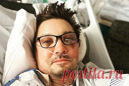 Звонок со стонущей от боли звездой «Мстителей» попал в сеть. Звонок в службу экстренной помощи по случаю ДТП с участием звезды «Мстителей» и двукратным номинантом на премию «Оскар» Джереми Реннером был опубликован журналистами. На записи слышно голос актера, стонущего от боли. По словам звонившего, Реннер задыхался и ему было очень больно, но он находился в сознании.