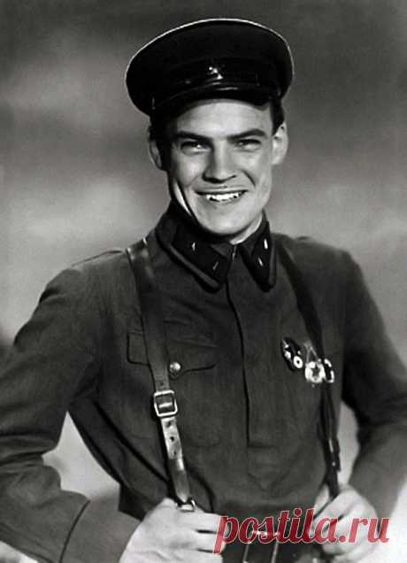 Михаил Глузский, 21 ноября, 1918
• 15 июня 2001
