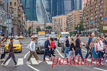 Иностранец описал женщин в России фразой «могут спасти мир и починить мотоцикл»
