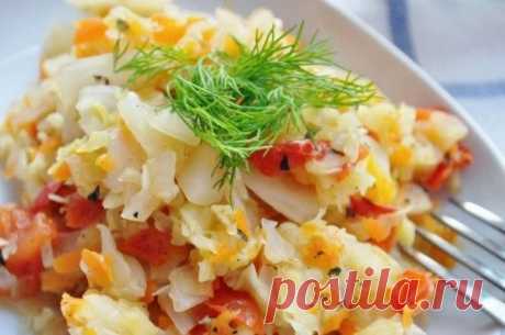 Тушеная капуста с овощами