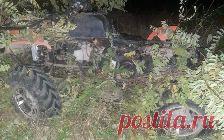 В Крыму трое подростков погибли в ДТП. Трое подростков на питбайках и квадроцикле погибли в аварии в Нижнегорском районе Крыма, еще один доставлен в больницу.