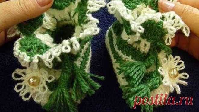 Пинетки теплые для новорожденного малыша, связанные крючком/ Crochet baby's booties.