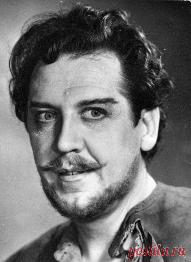 Андрей Попов
