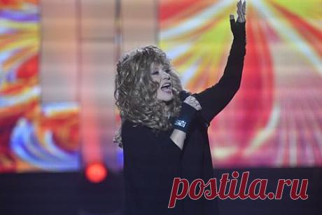 Гоблин раскритиковал Пугачеву. Известный российский блогер Гоблин (настоящее имя — Дмитрий Пучков) высказался о певице Алле Пугачевой. Он назвал поведение артистки в социальных сетях безобразным, а ее публикации — чушью. Ранее стало известно, что Пугачева ответила на критику, назвав недоброжелателей рабами.