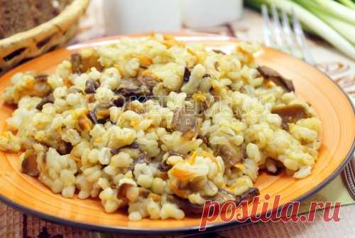 Перловая каша с грибами Перловая каша с грибами сытное и простое блюдо, которое прекрасно подойдет для вашего постного стола.