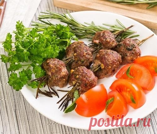 Мясные шарики на гриле - мужчины скажут вам спасибо! 
источник Клуб любителей дачи

Мясные шарики на гриле - мужчины скажут вам спасибо!  Быстро приготовить обед — не проблема для опытных кулинаров, даже если они находятся на природе. Например, можно по…