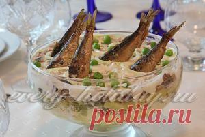 Салат "Рыбки в пруду" со шпротами: рецепт с фото