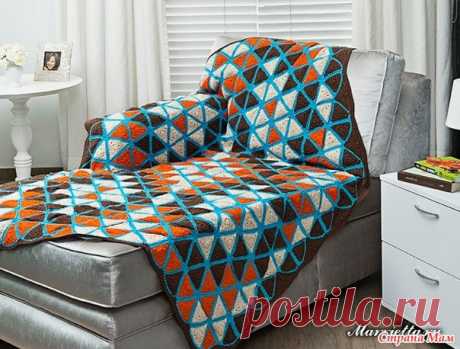 Плед крючком треугольными мотивами