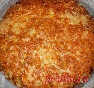 Кабачковый пирог - запеканка

Ингредиенты и приготовление:

Два маленьких кабачка (можно взять один средний) трем на средней терке...Вбиваем три яйца, солим - перчим по вкусу, выдавливаем пару зубчиков чеснока, всыпаем 10 г разрыхлителя и досыпаем муки столько, чтоб по консистенции тесто было как на оладьи...Точное количество муки не скажу, потому как оно зависит от размеров Ваших кабачков...
Показать полностью…