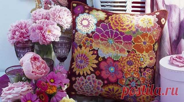 Подушки и пледы. Подборка. Patchwork от Kaffe Fassett