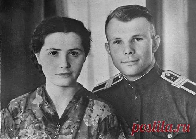 приземлился из космоса - Поиск в Google