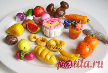 Основой для изготовления соленой массы служат: мука, вода и соль. О том как правильно приготовить соленое тесто читайте далее в статье.