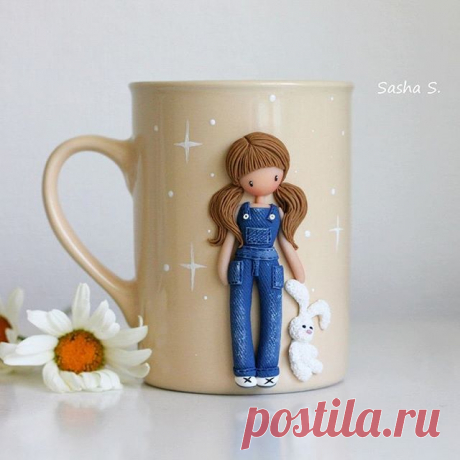 🌸Малышка в джинсовом комбинезончике🌸 ищет дом)
Кружка 310 мл с декором из полимерной глины. Можно пить горячие напитки, мыть бережно вручную.
Стоимость кружки 1100 руб, пересылка по России 350 руб.

#пластика #кружканазаказ #кружка #девочка #хобби #хэндмэйд #своимируками #творчество #sweet_craft #polymerclay #cup #girl #cute #art #handmade #hobby #Ижевск #полимернаяглина #подарок #gift #сделанослюбовью #декоркружки