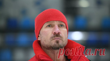 Маринин: я рыдал за кулисами, когда увидел Костомарова с женой на льду. Олимпийский чемпион по фигурному катанию Максим Маринин поделился эмоциями от выхода Романа Костомарова на лёд для участия в шоу Ильи Авербуха «Письма любви». Читать далее