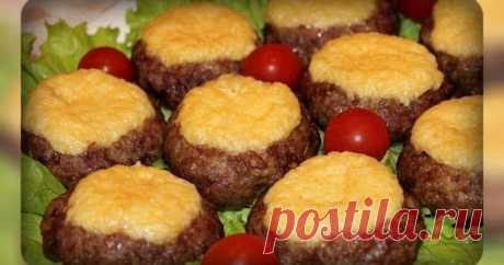 Это блюдо из фарша затмит любые котлеты! Хотите приготовить сочное и вкусное блюдо из фарша? Вам надоели обычные котлеты? Уверены, этот блюдо затмит любые котлеты. Приготовьте, ваша семья будет в восторге. Все, что вам понадобится – уже …