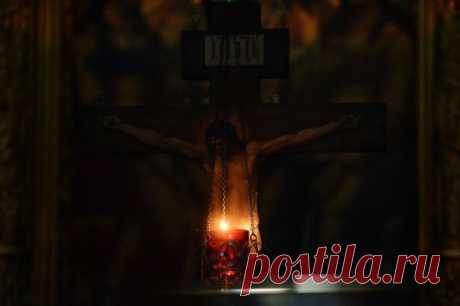 Хочешь, чтобы твоими друзьями были ангелы и святые? Хочешь, чтобы тебя 
любил Бог? Приложи все усилия, всецело устремись к тому, чтобы люди тебя
 благословляли, то есть любили, молились за тебя Богу, потому что ты им 
помогаешь, потому что благодаря тебе раскрывается их сердце. 
 
Мы благословляем человека, который нас любит, жертвует собой ради нас. 
Следовательно, если ты хочешь иметь общение с ангелами и святыми, если 
хочешь иметь мир в душе и вести духовную жизнь, то ты должен 
позаботиться