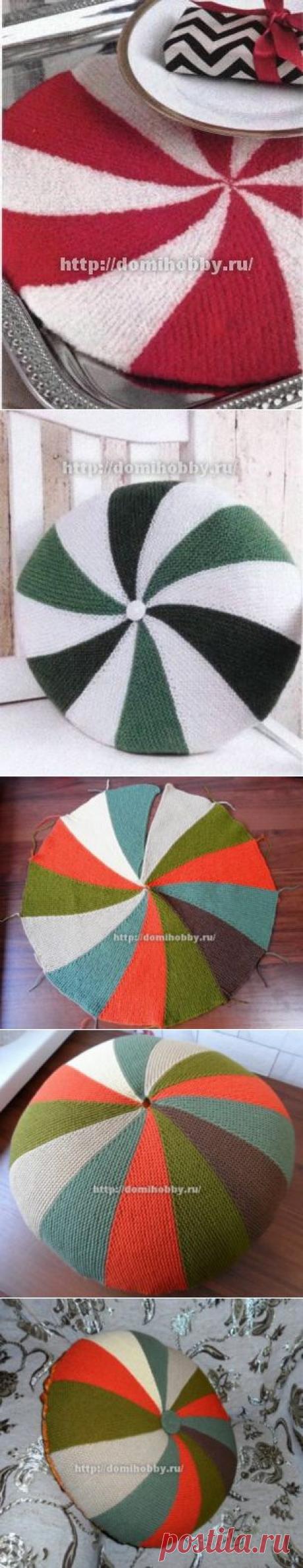 Вязание подушки из цветных клиньев.
