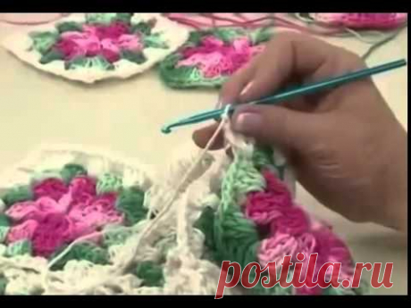 Tapete em crochê Vitoria Quintal Programa Arte Brasil