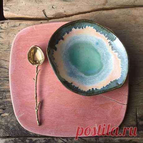 new plate + bread bowl 🌸🍲🌸
:
:
:
:
:
:
:
:
:
:
:
:
#ceramics #handmade #pottery #clay #plate #homedecor #spoons 
#tablesetting #tabledecor #props #organic #pink #ceramica #handmadeisbetter