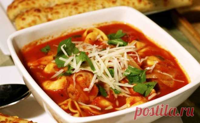 Доступно и вкусно: итальянский суп с сосисками (рецепт) - tv.ua