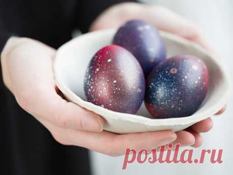 Ostereier färben im Galaxy-Look