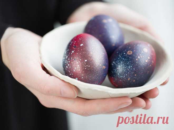 Ostereier färben im Galaxy-Look