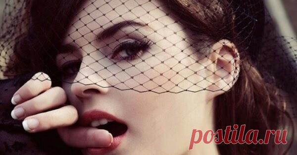 Что самое трудное в жизни женщины Эмоции – это часть жизни. Для женщины – это огромнейшая ее часть. Нет ничего важнее и страшнее эмоций женщины. Если она их принимает и умеет с ними обращаться, то она становится ведуньей, способной творить чудеса. А если нет – то бабой Ягой, которая губит сама себя и своих близких заодно.