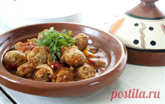 Рыбные фрикадельки с соусом
Рецепт приготовления вкуснейших рыбных фрикаделек из сортов белых рыб с вкусным соусом из болгарского перца, сельдерея и чеснока.