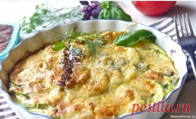 Запеканка из кабачков Предлагаем приготовить вкусное, сытное, легкое блюдо из кабачков. Запеканка из кабачков - идеальное блюдо для правильного и здорового питания. Ингредиенты Кабачок молодой - 1 шт. Сыр - 100 г Сметана - 3 ст.л. Яйцо - 2 шт. Соль - по вкусу Перец - по...