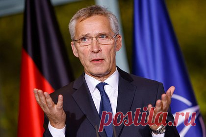 В США призвали посадить в тюрьму генсекретаря НАТО за военные преступления. Американский политик, кандидат на пост губернатора штата Кентукки Джеффри Янг заявил, что генеральный секретарь НАТО Йенс Столтенберг должен предстать перед судом за военные преступления. Политик назвал Столтенберга «убийцей миллионов и военным преступником», который должен сидеть в тюрьме в Гааге.