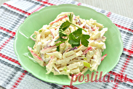 Крабовый салат с яйцом и колбасным сыром - рецепт с фото пошагово