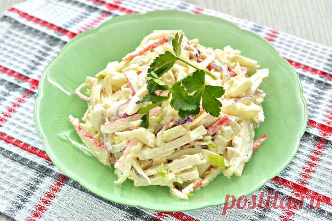 Крабовый салат с яйцом и колбасным сыром - рецепт с фото пошагово